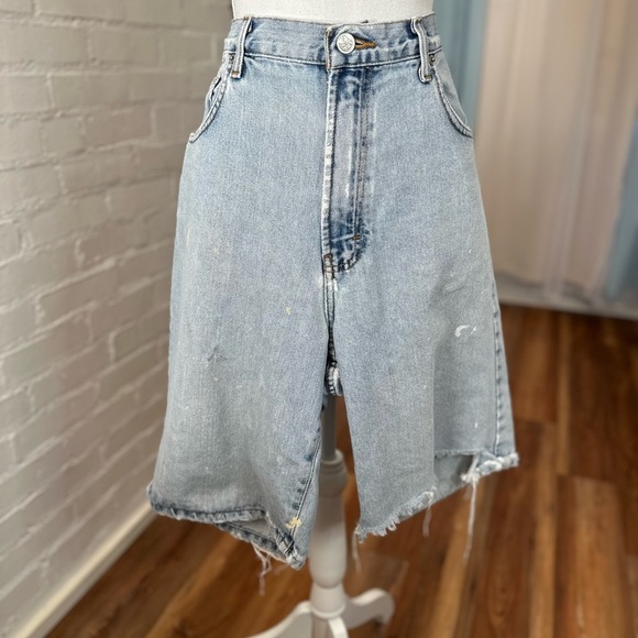 Calvin Klein 2000s Light Wash High Waisted Distressed Denim Shorts - Picture 2 of 9